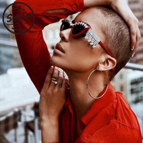 Sella Personality Fashion Cat Eye Sunglasses Transparent Frame Tint Lens Handmade Rhinestone Luxury Glasses T-Show Party Eyewear