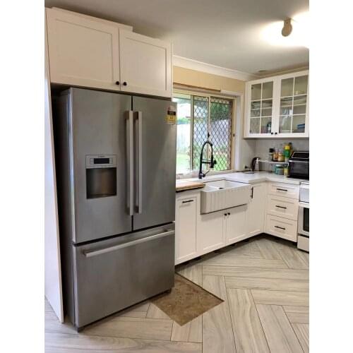 Customized Size Shaker Door Solid Wood Kitchen Cabinets
