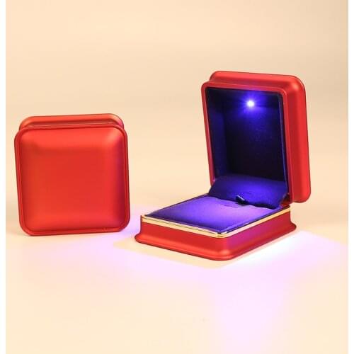New fashion luxury luxury wedding ring box necklace pendant jewelry box senior with LED wedding anniversary gift
