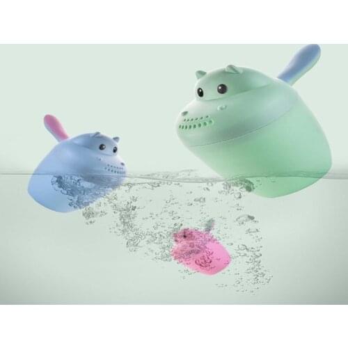 1pcs Newborn Infant Baby Bath Shampoo Cup Cartoon Durable Baby Bathing Cup Bathing Shower Spoons Kids Bath Tool Washing Hair Cup