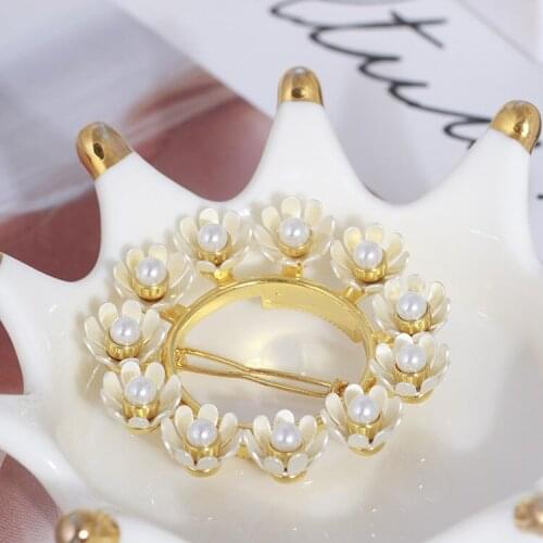 Aesthetic temperament pearl inlaid floral circle white flower elegant hairpin