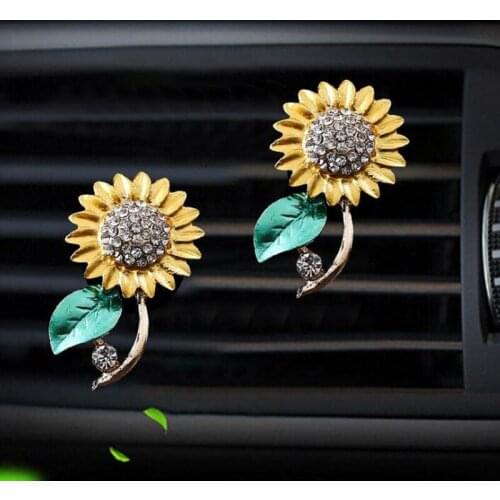 1pc Sunflower Styling with Diamonds Decorative Flowers Car Perfume Air Freshener Have a Clip and 2pcs Flavor