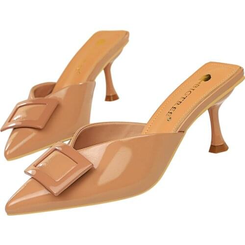 Korean version of the fashion was a little higher heel, patent V, pointed-head belt buckle, daily female slippers