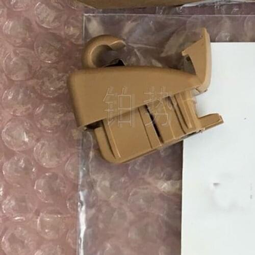 Car Cover bracket assembly 2010-2016Por sch ePa nam era 3.6L 4.8L 3.0T main driving sun visor clip Sun visor snap bracket