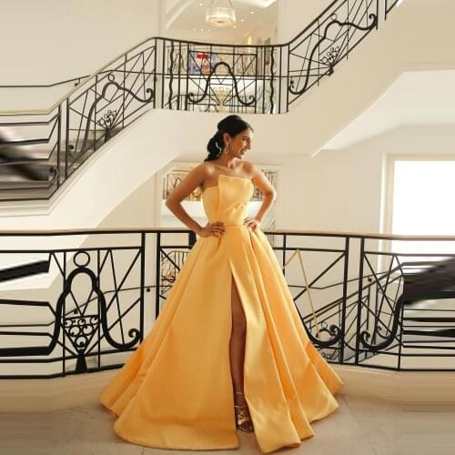 Elegant Ball Gown Evening Dresses Strapless Ruffles Slit Lace-up Back Satin Arabic Celebrity Prom Party Gown