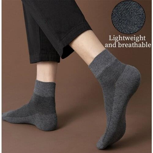 Man Breathable Sports Socks Solid Color Comfortable Cotton Absorb Sweat Wearable Breathable Mesh Basketball Socks