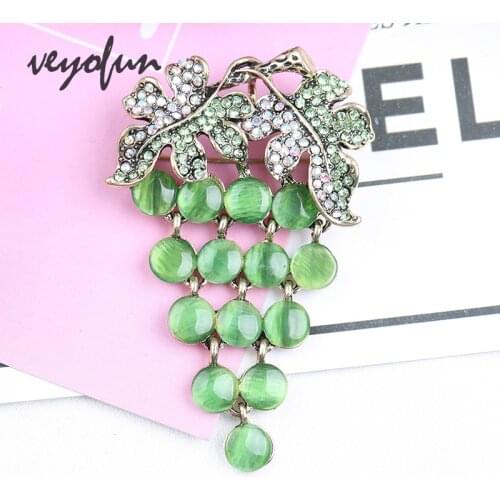 Veyofun Vintage Green Grape Cymophane Brooch Rhinestone pin for Women Accessories Jewelry New