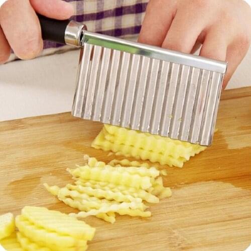 Corrugated stainless steel potato chips knife