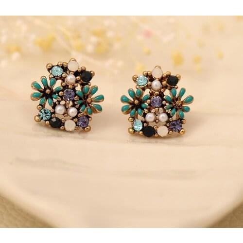 Vintage style Female flower shape color stud earrings & High quality color preserving Gold-color fashion jewelry