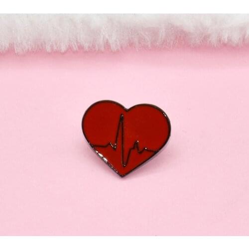 Cartoon red enamel love heartbeat shape brooch medical nurse hospital special badge design heart brooch clip collar gift