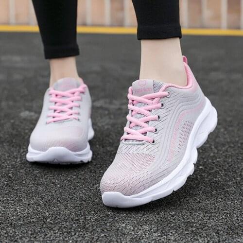 Spring new style fly weave womens sports shoes low top breathable leisure sports shoes light sports womens shoes