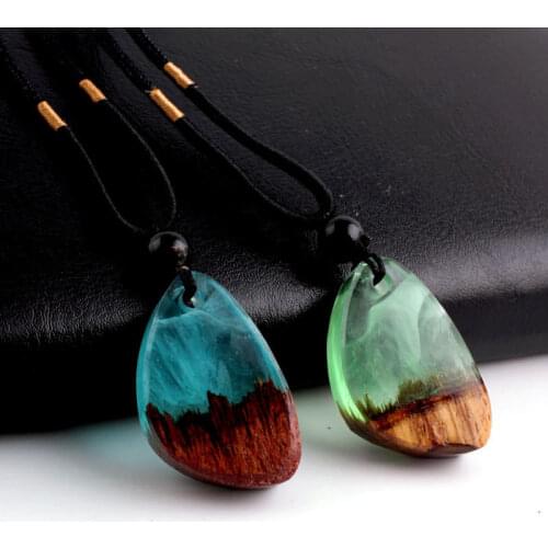 2019 Charm Handmade Polish Clear Resin Wood Pendant Necklace Fashion Sweater Chain Top Grade Women Men Jewelry Accessories
