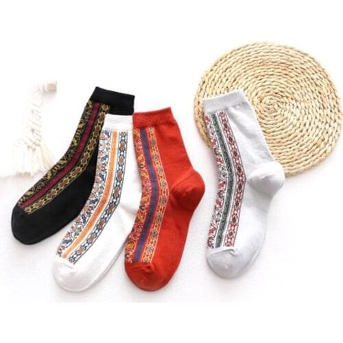 New Designs 2022 Fashion Thick Cotton Socks 200 Needles Woman Cube Socks
