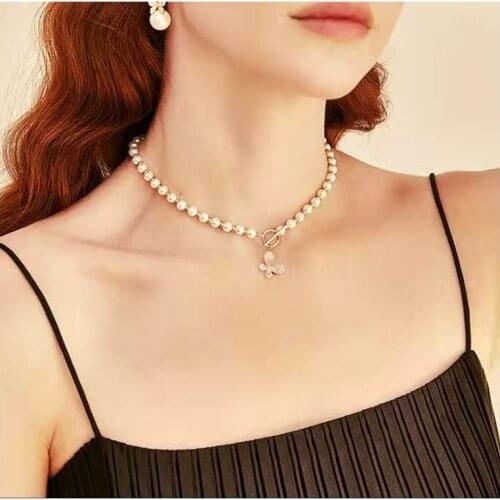 Handmade Pearl Chain Collar Fashion Trendy Lock Chokers For Women Statement Party Jewelry Gold Butterfly Necklace & Pendant