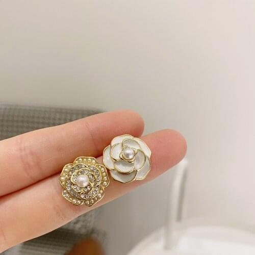 Korea New Design Fashion Jewelry Rhinestond Flower Petal Retro Stud Earrings for Woman 925 Silver Needle Simple Cute Earring