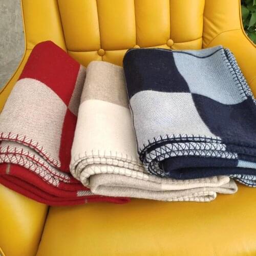 Noble Luxury 1520G Cashmere Plaid Shawl H blanket, European high-end quality H letter warm air conditioning sofa wool blanket