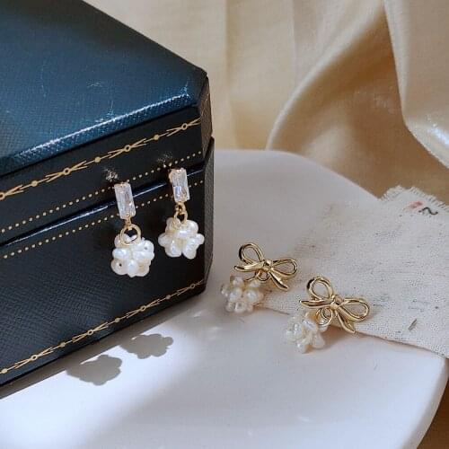 Stud Earrings for Women Fashionable Natural Fresh Water Pearl Earrings Womens Luxurious Bow Party Earrings Jewelry Wholesale