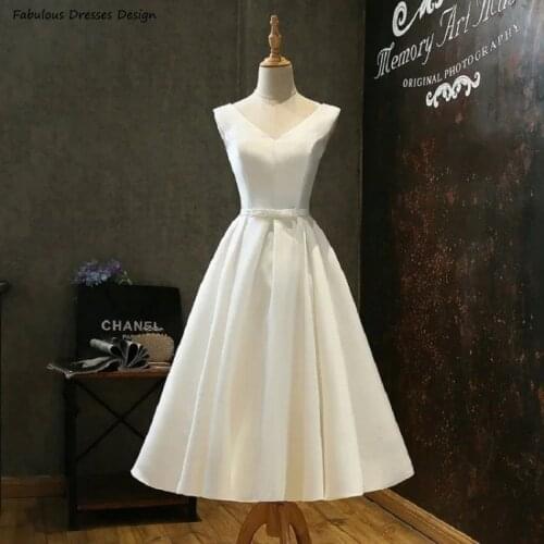 Simple A Line Short Bridesmaid Dresses White 2021 Backless V-neck Bowknot Tea Length Prom Dress Vestido De Fiesta De Boda