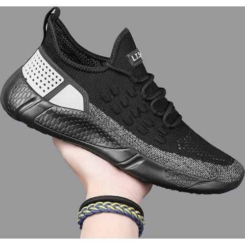 2021 New Mens Casual Shoes Light Sneaker White Large Size Outdoor Breathable Mesh Fashion Sports Black Popular Style Running