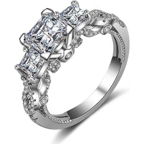 Hainon Rings With Crystals