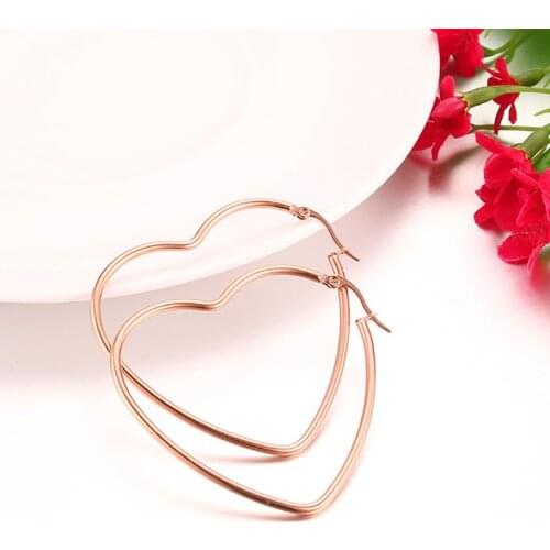 Titanium steel jewelry wholesale exaggerated womens jewelry earrings electroplated gold heart-shaped love earrings
