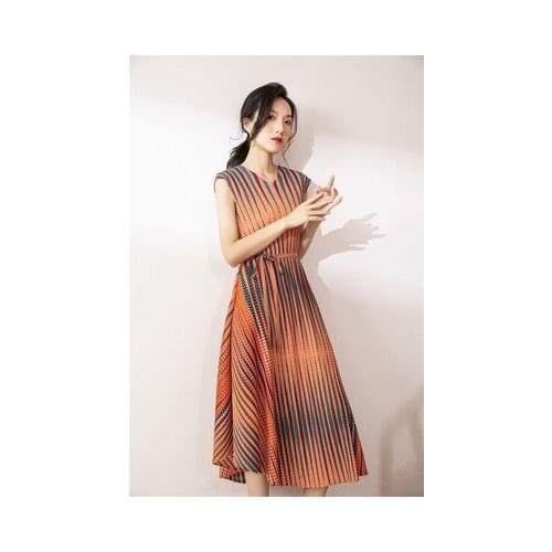 HOT SELLING Miyake fold sleeveless fashion v-neck Gradient lacing A-Line dress IN STOCK