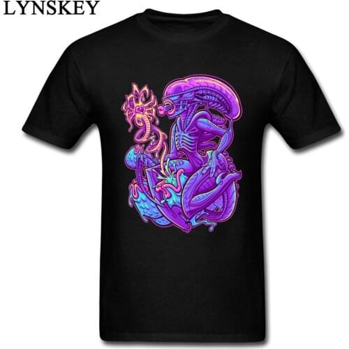 New Arrival Funny ALIEN PINUP T-shirt Tees For Men 100% Cotton Top Fabric Cartoon Monster Printing