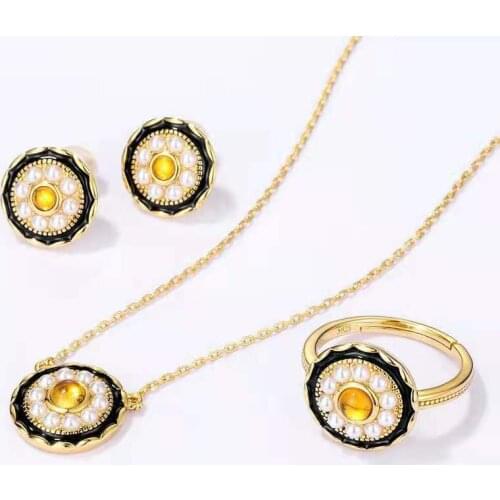 2021 Simple Fashion Hot Sell Enamel-Dripped Pink Crystal And Pearl Jewelry Three-piece Set