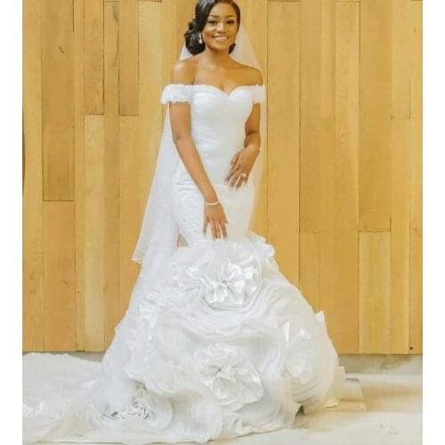 Off Shoulder Slim Mermaid Wedding Dresses 2020 Bridal Gowns Lace Up Back With Handmade Flowers Adorned Long Vestidos De Mariee