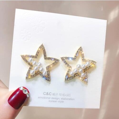 2020 Korean fashion new earrings, temperament and personality, Hong Kong style pearl earrings, high-end star earrings