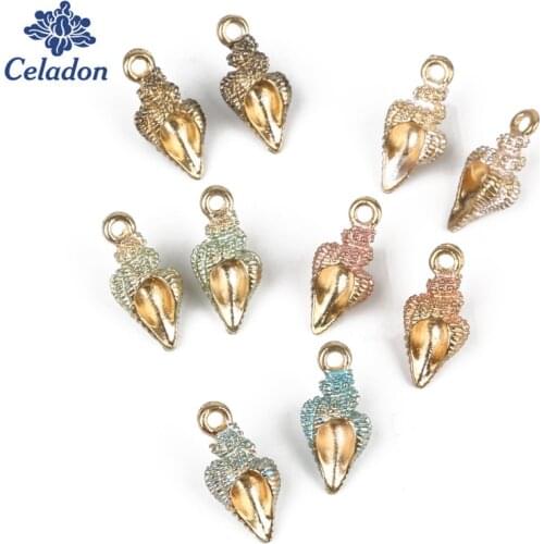 10 pcs 2017 New Fashion Size 20mm Hole Size 1.5mm Colorful Hearts Conch Pearl Light Drop Oil Alloy Pendant For Women Best Gift