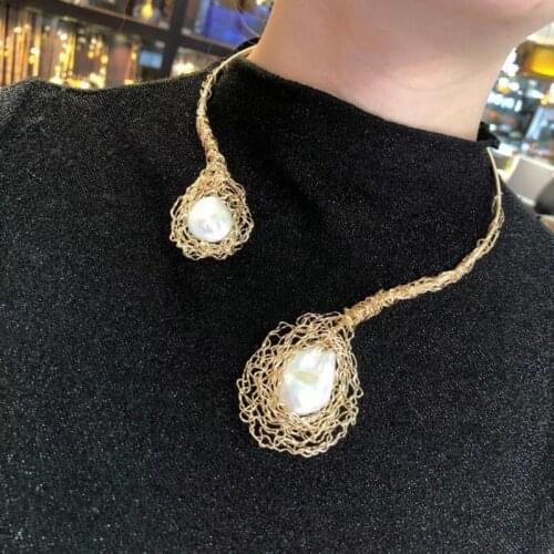 Hot sell refined quality large dramatic jewelry unique design,baroque real pearl handmade gold necklace adjustable size bridal