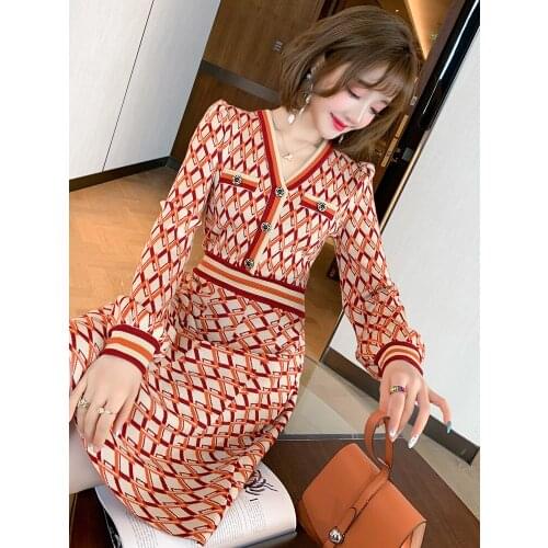 Fashion elegant temperament ling lattice pattern v-neck button to receive the waist A word set knitting dress haute couture new