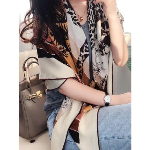 30% silk 70% cashmere scarf for women Fashion 140*140 French retro leopard print square scarf autumn winter office shawl
