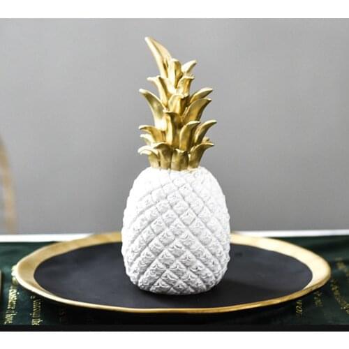 Desktop Decor Crafts Pineapple Shape Resin Ornament Decorative Artware for Sitting Room Office