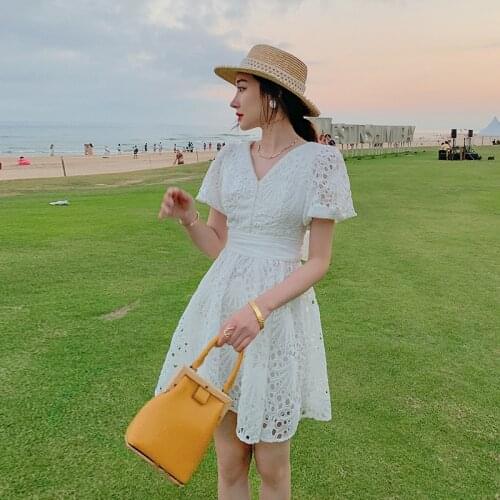 2021 New Elegant White Lace Hollow Out Summer Dresses Womens Puff Short Sleeve Sexy V-Neck Beading Mini Dress Vestidos