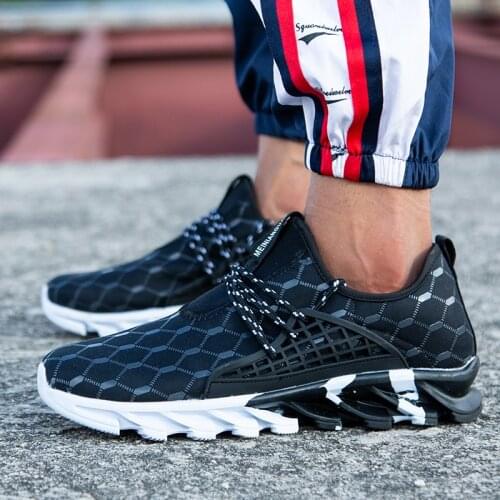 Big Size Men Shoes Lightweight Breathable White Men Casual Shoes Spring 2021 New Arrival Fashion Comfortable Walking Shoes Man