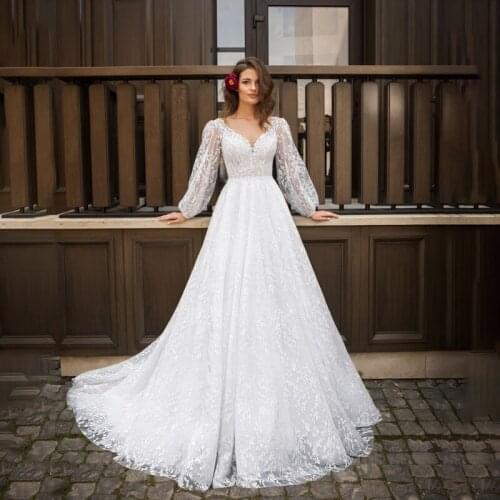 Luxury V Neck Long Sleeve Lace Vintage Wedding Dresses Elegant Appliques Sweep Train A Line Wedding Gowns 2021