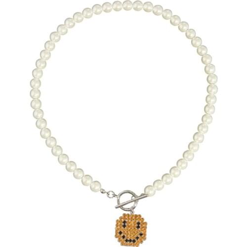2021 new European Pearl smiley pendant simple fashion clavicle necklace