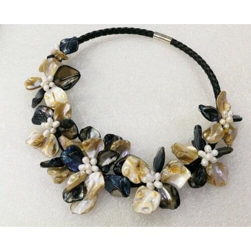 Women Classic Jewelry white natural pearl 7 flower light yellow white black shell mother of pearl necklace black leather 18"