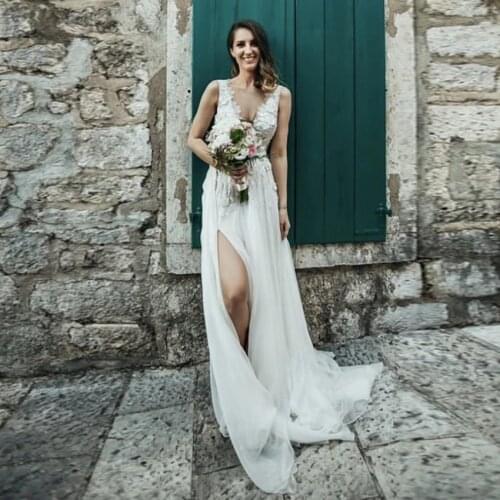 Sexy Boho Wedding Dresses Plus Size Double V Neck Sleeveless Applique Pearls Flowers Chiffon Slit Wedding Gown Vestidos De Novia