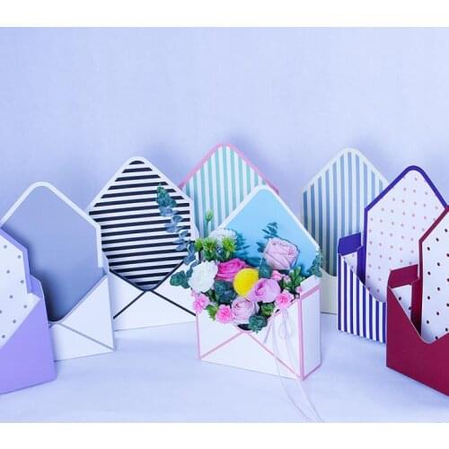50pcs Mini Creative Paper Envelope Fold Flower Box Bouquet Floral Box Rose Packaging Gift Box Party Decoration SN319