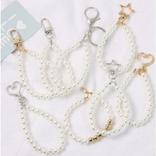 Cute luxury KeyChains for Women Keyring Car Keys Bag Key Chains Decor Pearls Tassel Cord Pendent Charm for Airpods Case Gifts