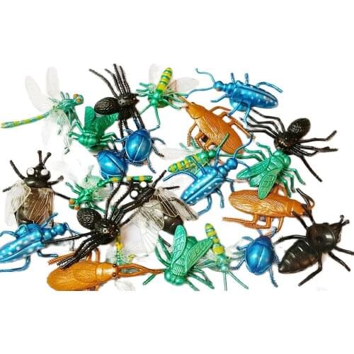 100X Wholesales 4-6cm Insect Spider Bug Peacock Fly With Suction Cup Halloween Joke Gag Trick Pinata Bag Filler Cake Decoration