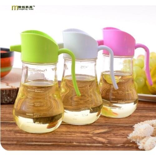 1PC 250ml Oil Bottles Auto Flip Glass Soy Sauce Vinegar Seasoning Bottle Oiler Against Dust Ble Proof Kitchen Tools LF 103