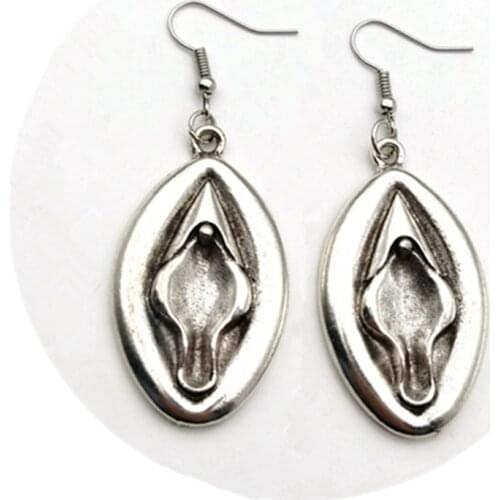 2020 Metal Carving Attracts Hanging Female Genital Earrings Gift Custom Earring Chain Female Student Gift Set Jewelry