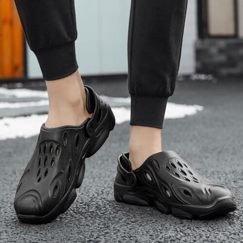 2021 Summer Outdoor Sandals for Men Black Water Shoes Light Weight Breathable Trekking Sandals Garden Clogs Footwear Zapatos