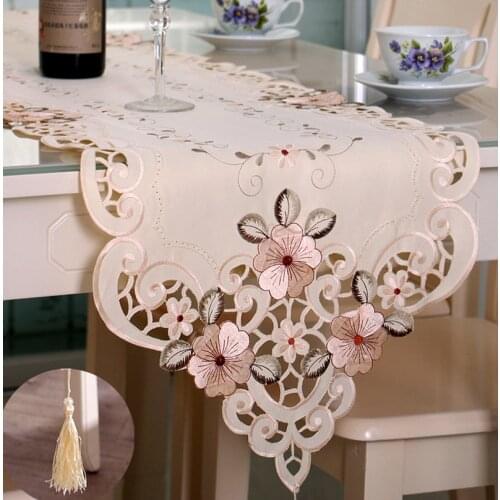 Classical Embroidered Table Runner Tablecloth Vintage Floral Lace Tassel Table Cloth Home Party Wedding Dinner Table Decor Cloth