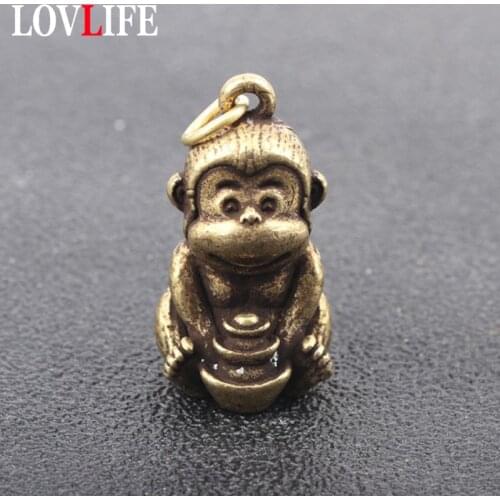 Antique Brass Monkey Holding Ingot Decoration Accessories Copper Chinese Zodiac Monkey Pendants for Keychains Craft Car Keyrings