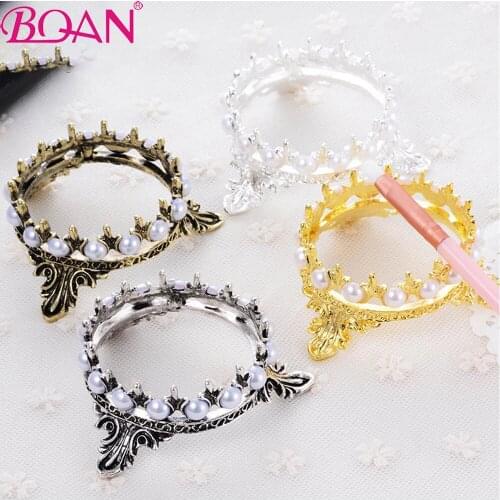 BQAN 1Pc 1Pcs Metal Nail Brush Pen Rack Stand Holder Glitter Crown Pearl Design Manicure Nail Art Tools Pen Showing Shelf
